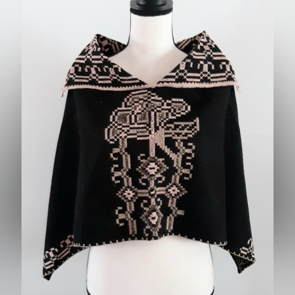 Vintage Black and Tan Patterned Blouse